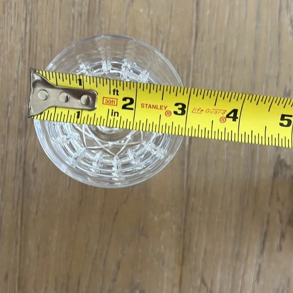 Vintage Crystal Wine Glass in Excellent Vintage Condition - Picture 6 of 6